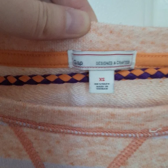 Gap Striped Sweater - Picture 3 of 4